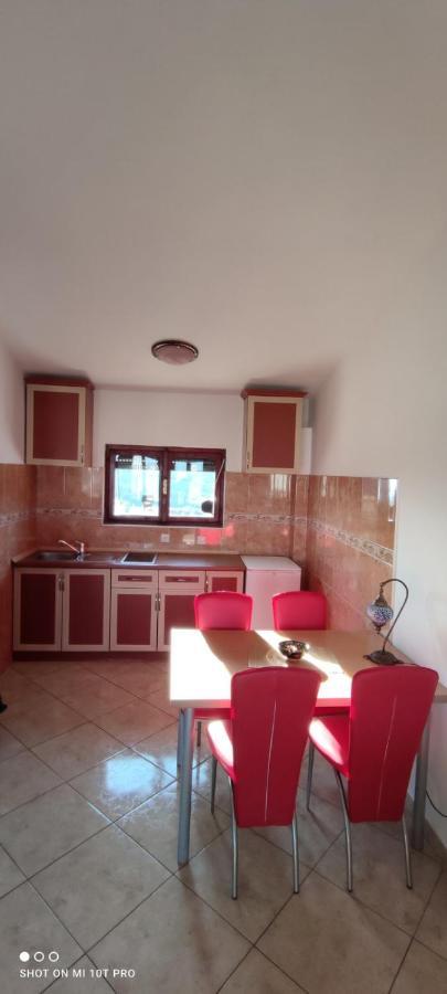 Apartments Tara Ulcinj Ngoại thất bức ảnh