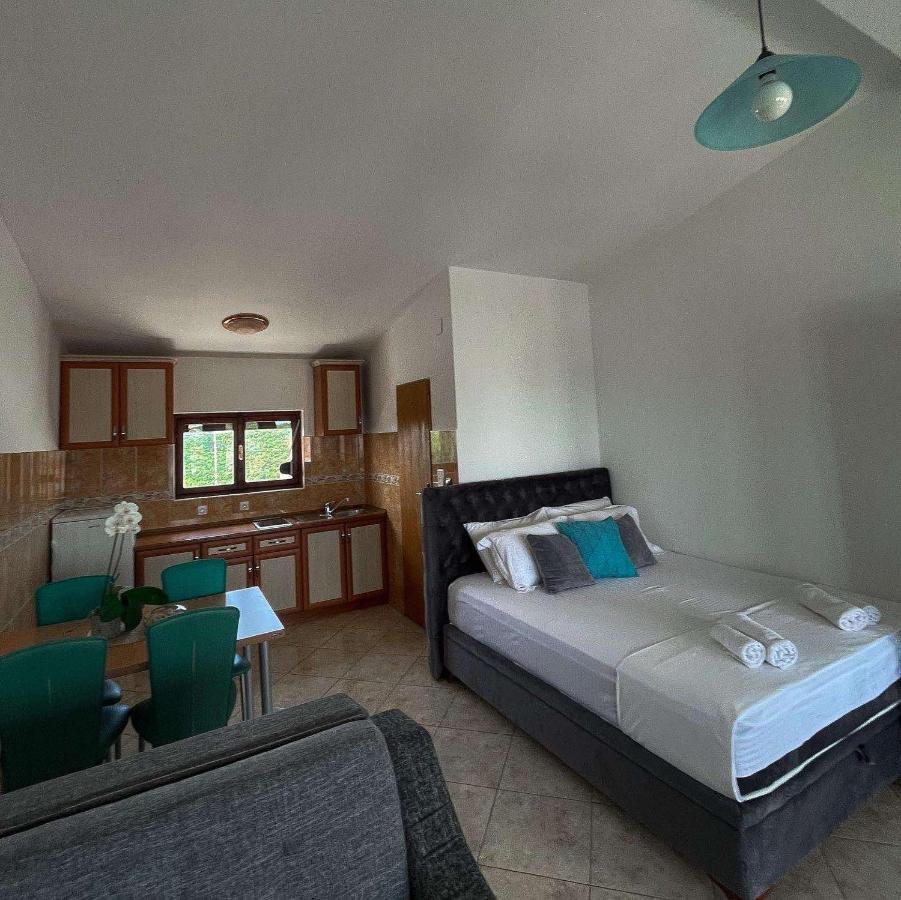 Apartments Tara Ulcinj Ngoại thất bức ảnh