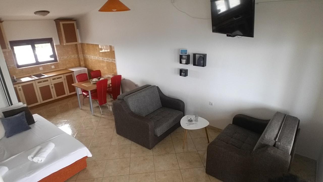 Apartments Tara Ulcinj Ngoại thất bức ảnh